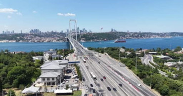 15 Temmuz Şehitler Köprüsü 'İrade bizim, zafer bizim' yürüyüşü sonrası trafiğe açıldı