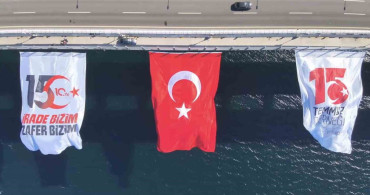 15 Temmuz’un 10’uncu yılı anısına Çanakkale Köprüsü’nde Türk bayrağı dalgalandırıldı