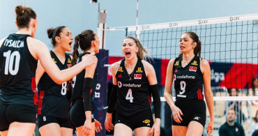18 yaş altı milli kadın voleybol takımı finale yükseldi