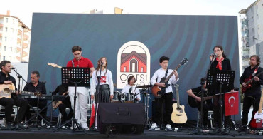 19 Mayıs Coşkusu Melikgazi'de Gençlik Orkestrası ile Yaşandı