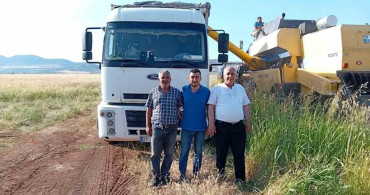 2026'nın İlk Arpa Hasadı Araban Ovası'nda Gerçekleşti