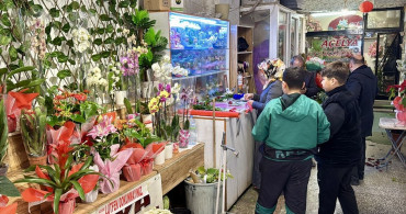 24 Kasım Öğretmenler Günü'nde Çiçekçi Yoğunluğu