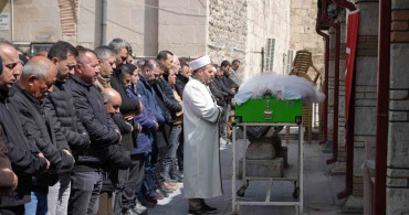 3 Çocuk Annesi Başak Zeliha Yaylacı Son Yolculuğuna Uğurlandı