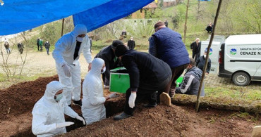 3 Haftada Aynı Aileden 5 Kişi Koronavirüsten Hayatını Kaybetti
