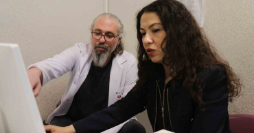 30 Santimlik Tümör Ameliyatla Başarıyla Çıkarıldı