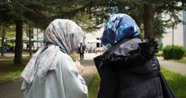 45 Yaşında Üniversite Hayalini Gerçekleştiren Anne