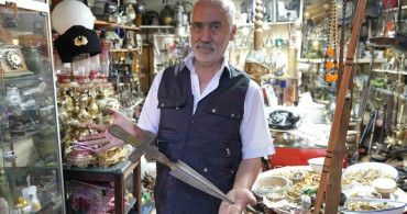45 yıllık antikacı, sahte ürünlere dikkat çekti