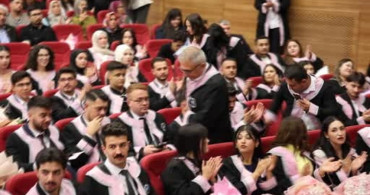 55 yaşında üniversite hayaline kavuştu, 59 yaşında mezun oldu