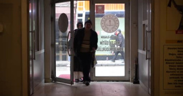 56 Yaşında Okuma Yazma Öğrenen Baba ve Kızının Hikayesi