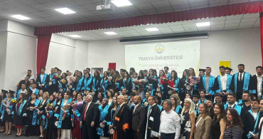 62 yaşında üniversite diploması alan cemile liman gençlere ilham oldu