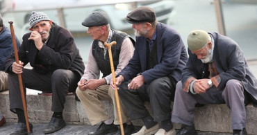 65 Yaş Üstü Yasağına Esneme Geliyor!