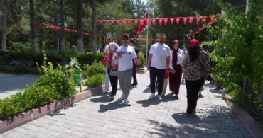 7 yaşındaki Ömer Halis Demir, ismini taşıdığı şehidi ilk kez ziyaret etti