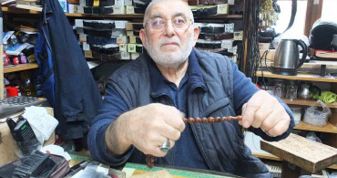 71 Yaşındaki Cevat Dede, Tespihleri ile Geçimini Sağlıyor