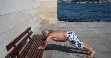 78 Yaşında Boğaz'da Yüzmenin Sırrı