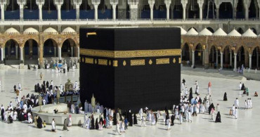8 Ay Sonra Yurt Dışından İlk Umre kafilesi Suudi Arabistan'a Vardı