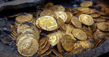 8 yaşındaki çocuk hayatının şokunu yaşadı: Okul bahçesinde 1800 yıllık hazine keşfedildi