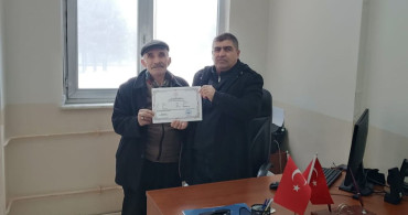 82 Yaşında Okuma Yazma Öğrenen Mustafa Dalkılınç