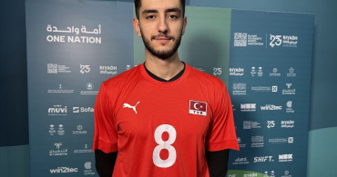 A Milli Erkek Voleybol Takımı, Atatürk'ü Andı