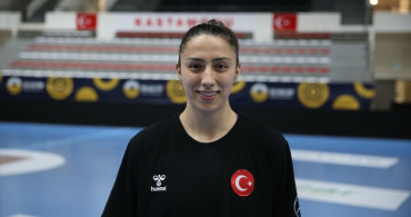 A Milli Kadın Hentbol Takımı Kastamonu'da Çekya Maçına Hazırlanıyor