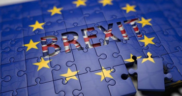  AB ve İngiltere Brexit'i Erteledi