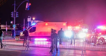 ABD’den New York’ta Güç Gösterisi: Alıkonulan Maduro Zırhlı Araçlarla Şehirde Gezdirildi