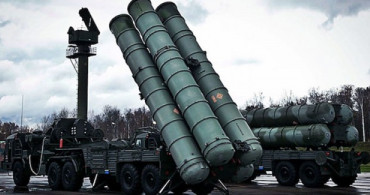 ABD'li Senatör Menendez: Türkiye S-400 Sistemi ile Yaptırımlar Arasında Bir Tercih Yapmalı