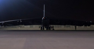 ABD’nin Bombardıman Uçakları Katar’daki Üsse İndi