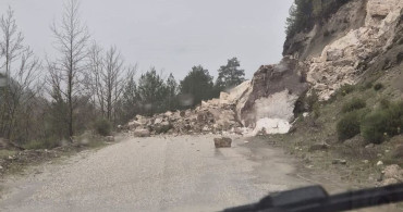 Acıpayam - Dalaman Karayolu Heyelan Nedeniyle Kapandı