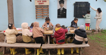 Adana'da Açık Hava Sınıfı Projesi: Doğayı Sevdiren Öğretmen