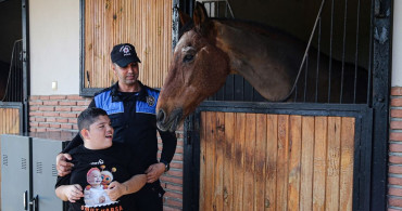 Adana'da Atlı Polisler, Lösemili Çocuklarla Moral Etkinliği Düzenledi