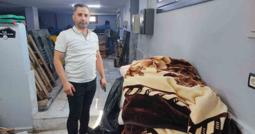 Adana'da battaniye içinde bulunan paralar geri teslim edildi