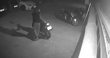 Adana'da çalınan motosikletin hırsızı yakalandı: polise teslim etmeye giderken yakalandım