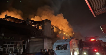 Adana'da Hırdavat Dükkanında Yangın Çıktı