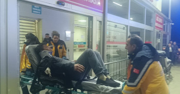 Adana'da İşçileri Taşıyan Minibüs Devrildi: 13 Yaralı