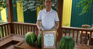 Adana'da karpuz hasadı sürerken uzmanlardan seçim ipuçları