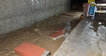 Adana'da Kuvvetli Sağanak Sebebiyle Su Baskınları Yaşandı