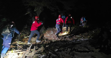 Adana'da Mahsur Kalan 3 Kişi İçin Kurtarma Operasyonu Başlatıldı