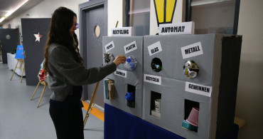 Adana'da Öğrencilerin Atık Malzemeden Sanat Sergisi