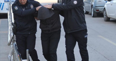 Adana'da Otobüs Şoförü Gözaltında: Motosiklet Sürücüsüne Darbede İddia