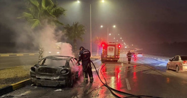 Adana'da Otomobil Yangını Kontrol Altına Alındı