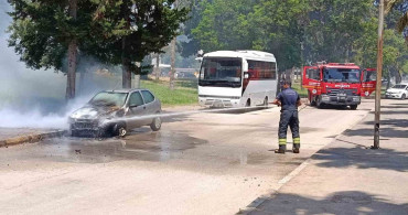Adana'da park halinde otomobilde yangın: araç kullanılamaz hale geldi