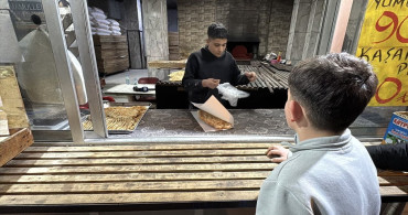 Adana'da Pide Fırınları Ramazan Mesaisine Geçti