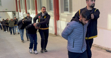 Adana'da Silahlı Kavga: 11 Zanlı Tutuklandı