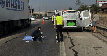 Adana'da Tır Çarpan Yaya Hayatını Kaybetti