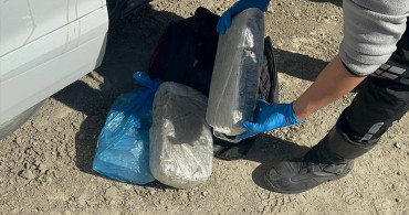 Adana'da Uyuşturucu Operasyonunda İki Zanlı Tutuklandı