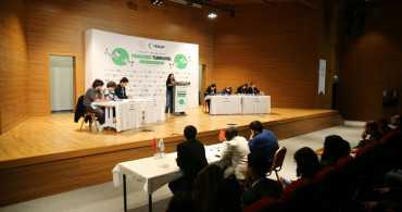 Adana'da Yeşilay Liseler Arası Münazara Turnuvası Finali Gerçekleşti