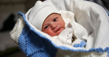 Adana'da Yılın İlk Bebeği Poyraz Dünyaya Geldi