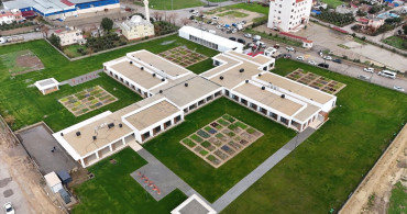 Adana'daki Yeni Huzurevinin Açılışı ve Bakan Göktaş'ın Mesajları