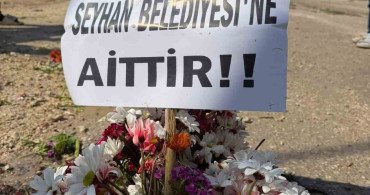 Adana'daki Yollar İçin Çiçekli Tepki
