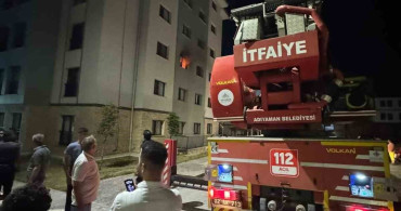 Adıyaman'da binada çıkan yangında 2 kişi dumandan etkilendi